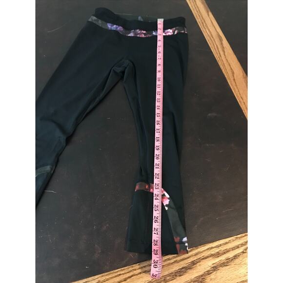 Lululemon Run: Inspire Crop II Black / Spring Has Sprung Multi - Size 6 - Picture 12 of 12